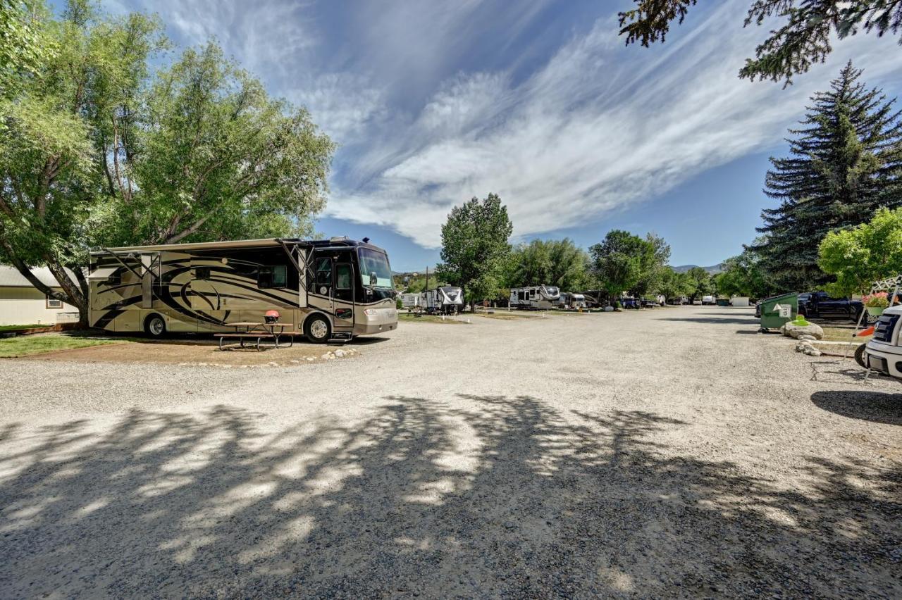 Отель Snowy Peaks Rv Park Буэна-Виста Экстерьер фото