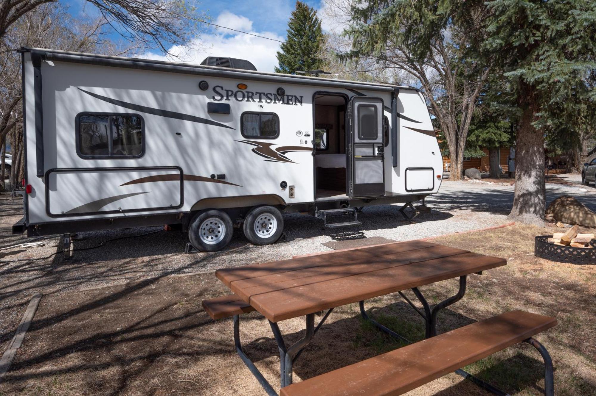 Отель Snowy Peaks Rv Park Буэна-Виста Экстерьер фото